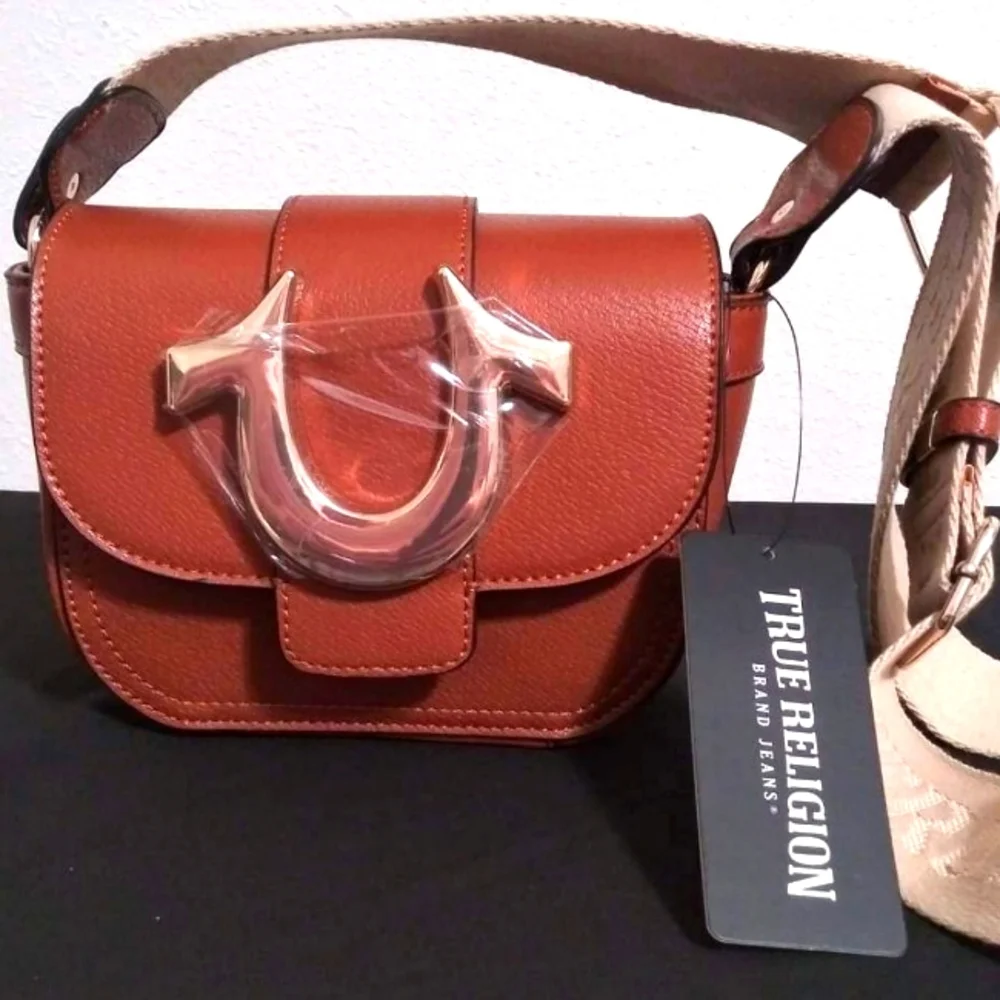 True Religion Bag - Picture 1 of 8